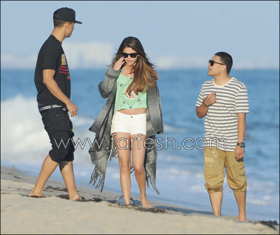 الممثلة اشلي تيسديل تحتفل في عيد ميلادها على شاطىء البحر! صورة رقم 13 الممثلة اشلي تيسديل تحتفل في عيد ميلادها على شاطىء البحر! صورة رقم 13