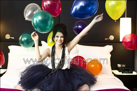 سيلينا غوميز توقع جماهيرها في مقالب مضحكة!  صورة رقم 22