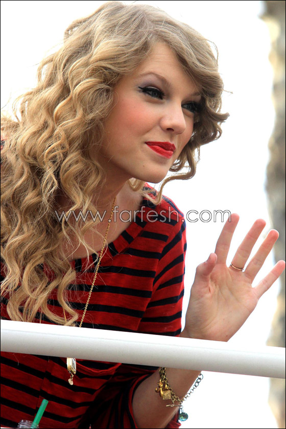 سويفت.. أكثر الفنانين إمتاعا لعام 2010! صورة رقم 31 سويفت.. أكثر الفنانين إمتاعا لعام 2010! صورة رقم 31
