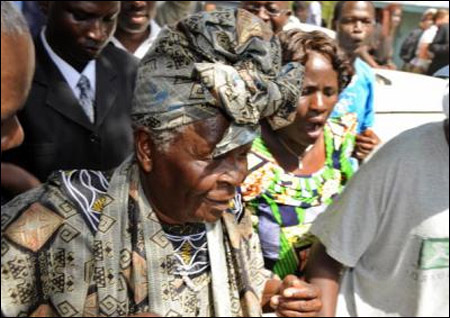 جدة اوباما تتلقى حماية خاصة بعد مقتل بن لادن! صورة رقم 1