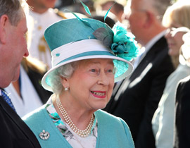 نص الخبر وربطات العنق السوداء جاهزة.. لكن الملكة على قيد الحياة! صورة رقم 1