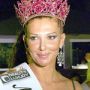 ممرضة تتوّج بلقب ملكة جمال عمليات التجميل لعام 2012!!  