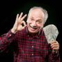 يحصل على اول معاش تقاعدي في سن الـ104!!   