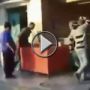 بكل برودة.. مسن يواصل شرب الشاي رغم حدوث انفجار بجانبه!