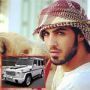 مجهولة تهدي وسيم الإمارات سيارة مرسيدس G55 