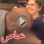 صور وفيديو: مذيع شاذ جنسيا يرضع الحليب من ثدي احدى الامهات
