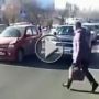 بالفيديو.. أشخاص ينجون بأعجوبة من حوادث مميتة 	
