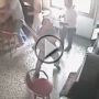 لم يتحمل الخسارة ففرغ غضبه في اجهزة المقامرة 
