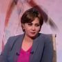 مذيعة تبكي على الهواء بسبب حماتها 
