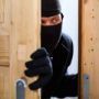 اعتقال سبعيني حاول سرقة محفظة ثمانينية