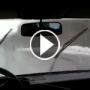 شاهدوا.. كيف حل شبان اذكياء مشكلة مساحات زجاج سيارتهم..