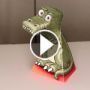 شاهدوا تماسيح غريبة تلاحقكم باعينها!
