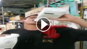 بالفيديو.. يمني يتحول الى (ماكنة) ويشرب علبتي زيت سيارات