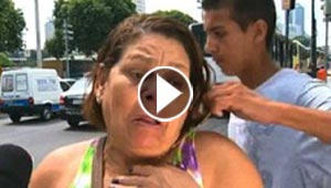 فيديو: لص ينشل عقدا من عنق امرأة وهي تتحدث على الهواء!