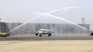 هكذا استقبل مطار حمد الدولي الرحلة الاولى الى الدوحة