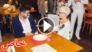 فيديو وصور: فتاة عربية من لبنان تركع على ركبتيها وتطلب يد حبيبها
