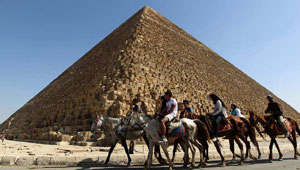 الحنطور.. ملك سياحي لا يستغني عنه المصريون وزوارهم