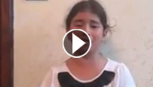 فيديو طريف: طفلة تتمنى انفجار مدرستها بالاساتذة والمديرة لانها حرمتها اكل اللحمة واللية! 
