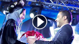 كما في الافلام: صور وفيديو محمد يفاجئ نهى في حفل تخرجها ويعلن حبه لها امام الجميع 