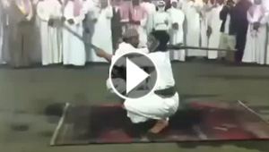 بالفيديو.. شاهد كيف استقرت رصاصة الفرح في مؤخرة مطلقها!!