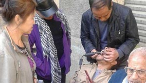  متجولون صينيون يمارسون طب الأسنان بمصر