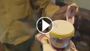 بالفيديو.. هذا ما تفعله قطرة واحدة من سم الافعى بالانسان