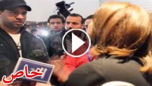 فيديو الهام شاهين تنهر معجبا حاول حضنها وترفض التصوير معه