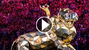 كاتي بيري شعلة من نار في استعراض سبق لعبة فوتبول