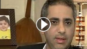 فيديو فضل شاكر حلق اللحية والعود خلفه ولا ينفي عودته الى الغناء 