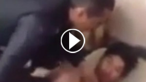 بالفيديو.. شاهد كيف نفذ ضابط ذكي الطف عملية اعتقال في العالم