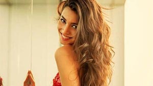 صور الفنانة البلجيكية من اصل تركي: سحرت الجميع بجمالها الرائع