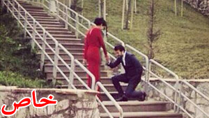 ما سر صور سلمى رشيد بأحضان شاب يركع على ركبتيه ممسكا يدها؟