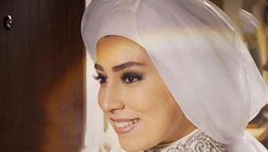 صور ايتن عامر ترتدي الحجاب وجمهورها يقول: انت اجمل بكثير