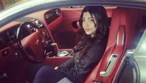 صور الفنانة رولا يموت اخت هيفاء وهبي بدون ماكياج في سيارتها  