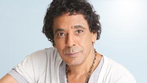  هل فعلا قرر النجم المصري محمد منير  الاعتزال؟