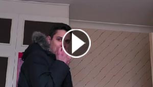 وكيل عقاري يقع ضحية لشبح شرير.. شاهد الفيديو