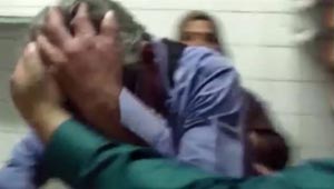 وفاة ابراهيم يسري يوم عيد ميلاده الـ 65 وصور انهيار فاروق الفيشاوي