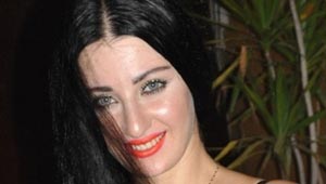 هل ستخلع الراقصة صافيناز زوجها من اجل  ثري عربي؟ 