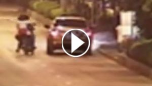 بالفيديو.. لحظات رومانسية على دراجة نارية تتحول لحادث اليم