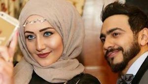 هل تؤكد صور تامر حسني مع فتاة جميلة محجبة خبر طلاقه من بسمة بوسيل؟