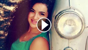 ساندرا الفلسطينية عمرها 17 سنة وتحارب الاحتلال بقوة صوتها الرائع 
