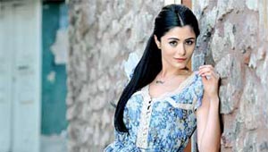 صور.. قاتل الفنانة التركية ديير دينيز حاول السرقة ولما فاجأته خنقها