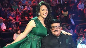 سمير غانم يفاجئ ابنته دنيا وفريق جيتاناي يود اكس فاكتور