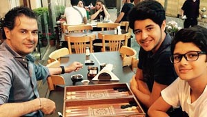 صور راغب علامة مع ولديه والمعجبات يطلبن يد خالد ولؤي!