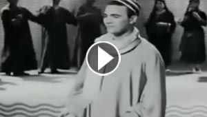 فيديو (نادر) لوالد الفنان تامر حسني يغني للراقصة نجوى فؤاد 