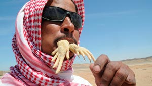 تجرأ وشاهد بالصور.. أطعمة غير مألوفة من مختلف انحاء العالم