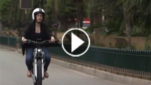 بالفيديو.. دراجة E-bikes الكترونية وذكية لكنها للاغنياء فقط