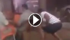  بالفيديو.. مقلب مضحك نفذه شاب شقي بعجوز مسكين.. شاهد