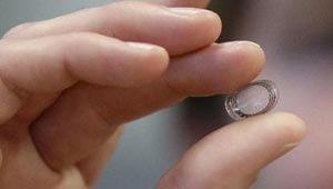 قريبا.. اختبار جدي لعدسات غوغل اللاصقة الذكية