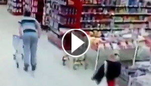 فيديو لشاب اراد التفاخر امام حبيبته فتعرض لموقف محرج